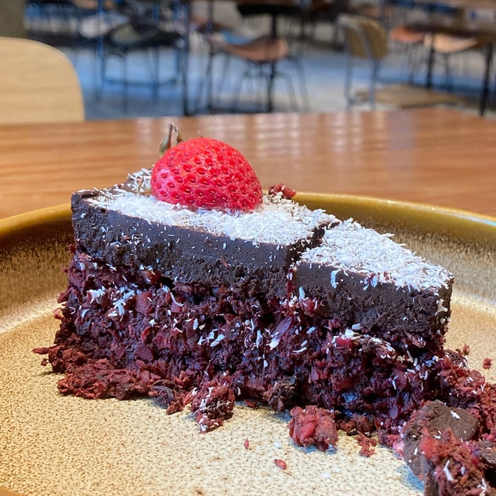 photo of Genius Central Singapore Raw beetroot cake shared by @greenp on  28 Jun 2022 - review