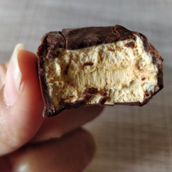 review photo of Mallow puffs Salted Caramel Mallows in Dark Chocolate shared by @sharkyy on 04 Oct 2020 - review