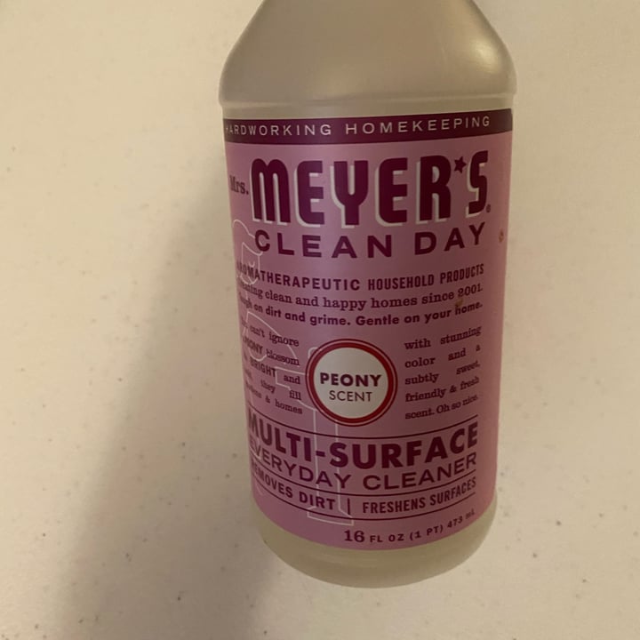 review photo of Mrs. Meyer's Clean Day Peony Multi-surface Everyday Cleaner shared by @silliekitty on 07 May 2022 - review