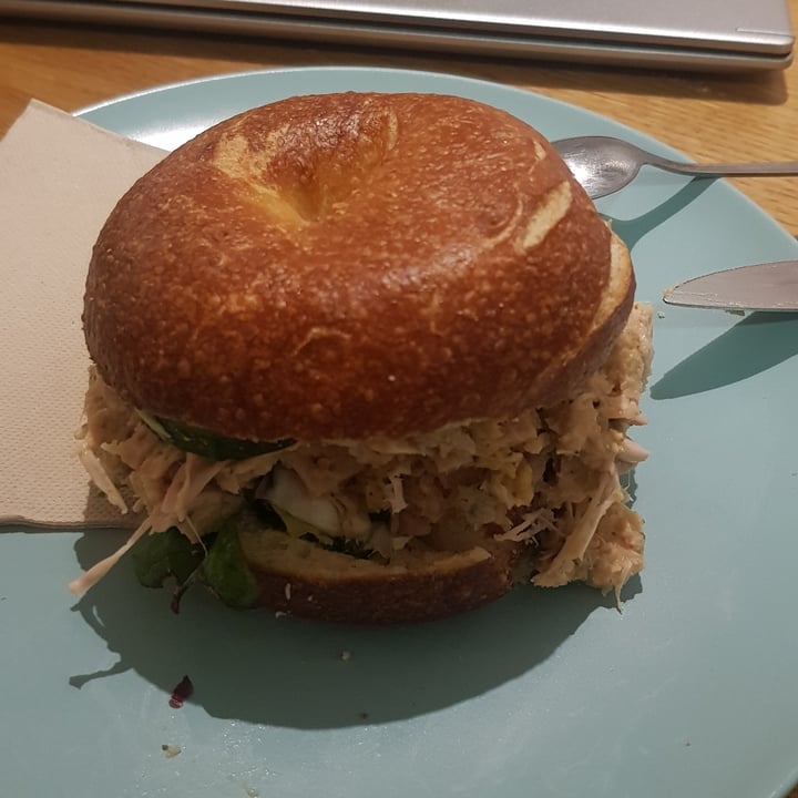 review photo of Delish Vegan Doughnuts Bagel with vegan tuna shared by @marav on 18 Dec 2022 - review