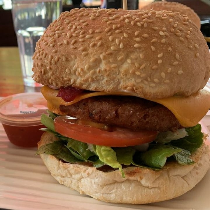 photo of Grill'd Melbourne Central Vegan Cheeseburger with beyond meat patty shared by @kaceymad on  22 May 2020 - review