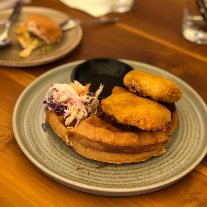 photo of Love Handle  Chick’n & Waffle shared by @belleeats on  21 Mar 2022 - review