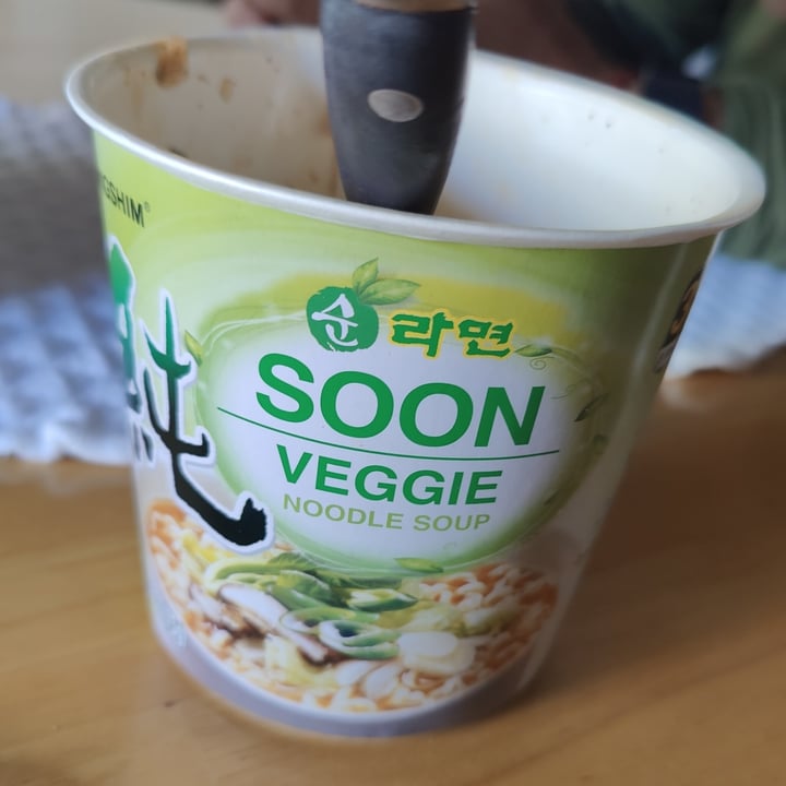 photo of NONGSHIM (농심) Veggie Noodle Soup shared by @busybeevegan on  20 Jun 2022 - review
