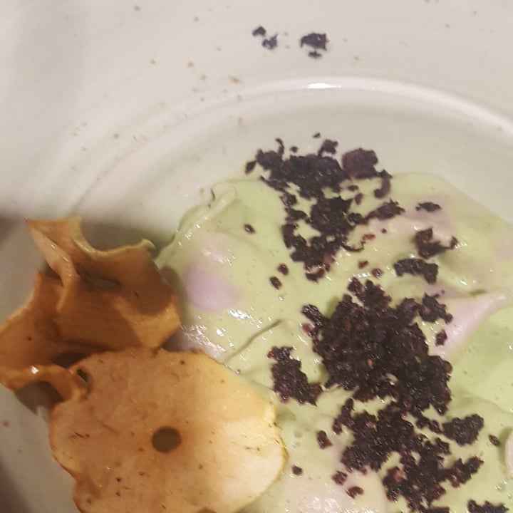 review photo of Soul Kitchen Ravioli di ricotta di canapa, verza viola, salsa ai porri e mele essiccate al timo shared by @lullibulli on 06 Oct 2022 - review