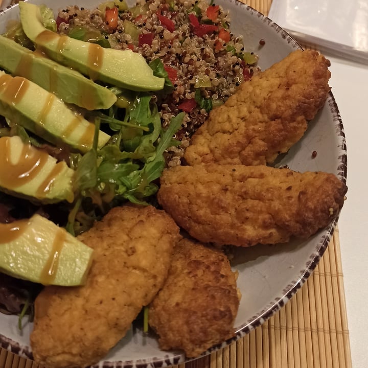 photo of Peas Vegan & Raw Food Buddha Bowl shared by @annamiou on  30 Jan 2022 - review
