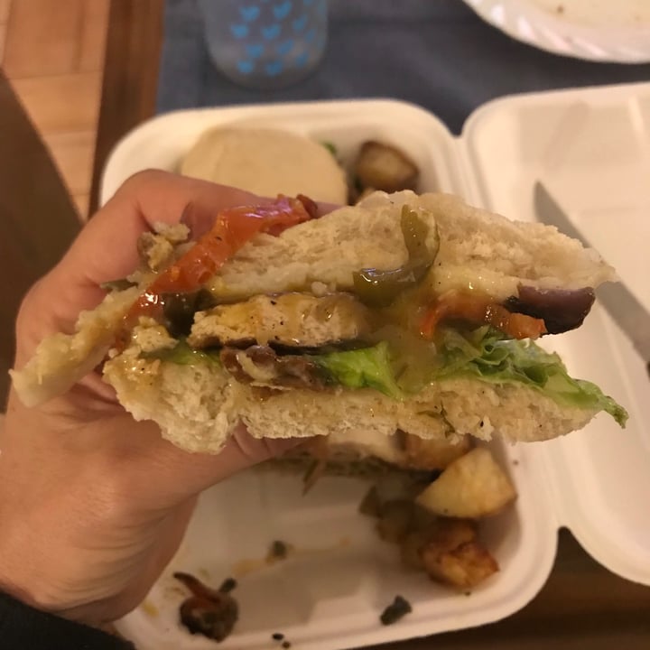 photo of Estilo Veggie Sandwich Veggie Mix Mostaza Dulce shared by @sechague on  21 May 2021 - review