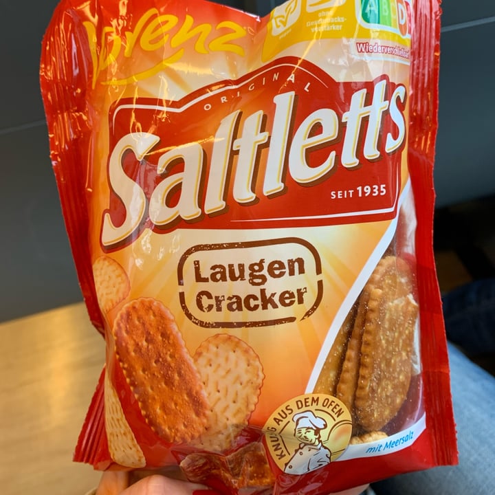 review photo of Saltletts Laugen Cracker shared by @veggiegoesvegan on 16 Sep 2022 - review