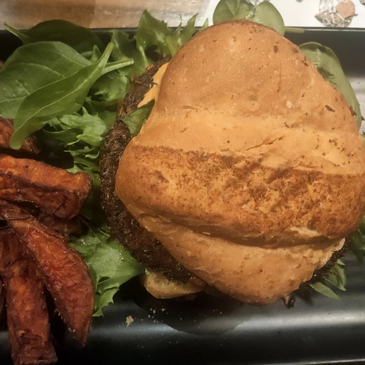 photo of Amarillo Rovaniemi Vege burger shared by @siltra77 on  09 Dec 2022 - review