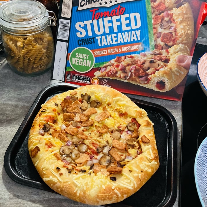 photo of Chicago Town Tomato stuffed crust Smokey bac’n & mushroom shared by @katelouisepowell on  21 Oct 2022 - review