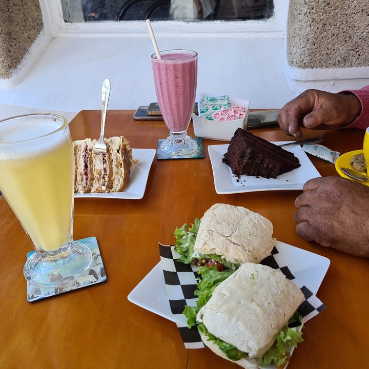 review photo of Tsuki Coffe Veggie Sandwich shared by @carla-flo on 31 Dec 2021 - review