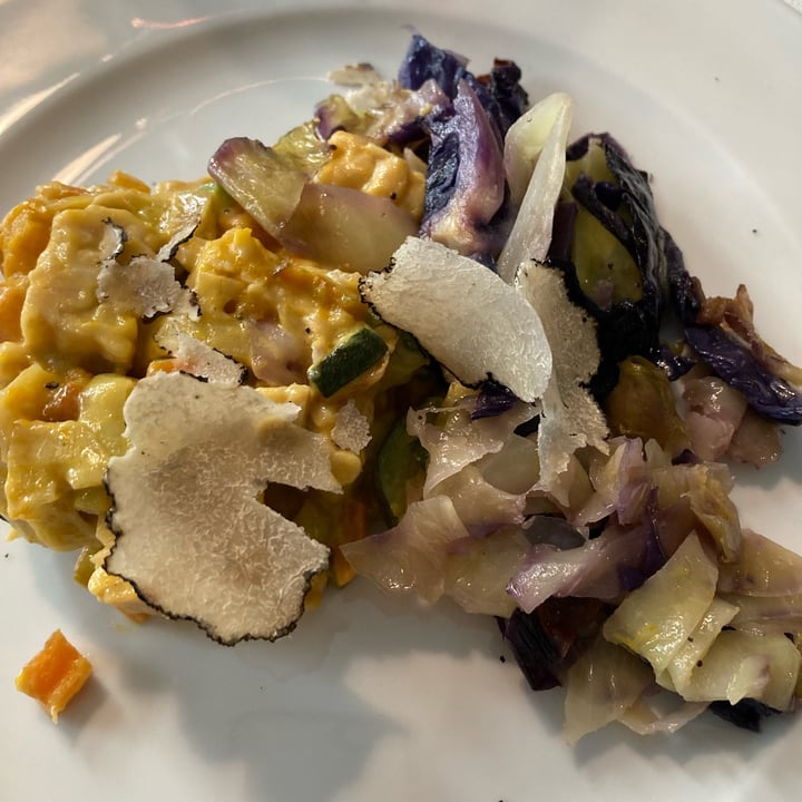 photo of La Colubrina tempeh con intingolo bianco cavolo cappuccio e patate al forno shared by @dominoblake on  12 Mar 2022 - review