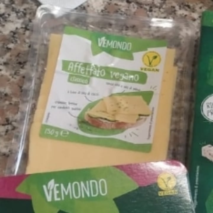 review photo of Vemondo Affettato Vegano Classico shared by @annasavazzi on 01 May 2022 - review