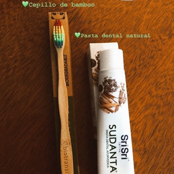 review photo of SriSri Tattva Pasta Dental Ayurvédica Sudanta shared by @delfu on 15 Jan 2021 - review