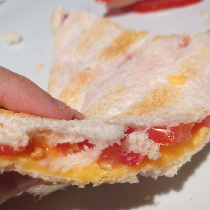 photo of Dolce Vita Tostado De Tomate Y queso shared by @sofilemos on  20 Jan 2021 - review