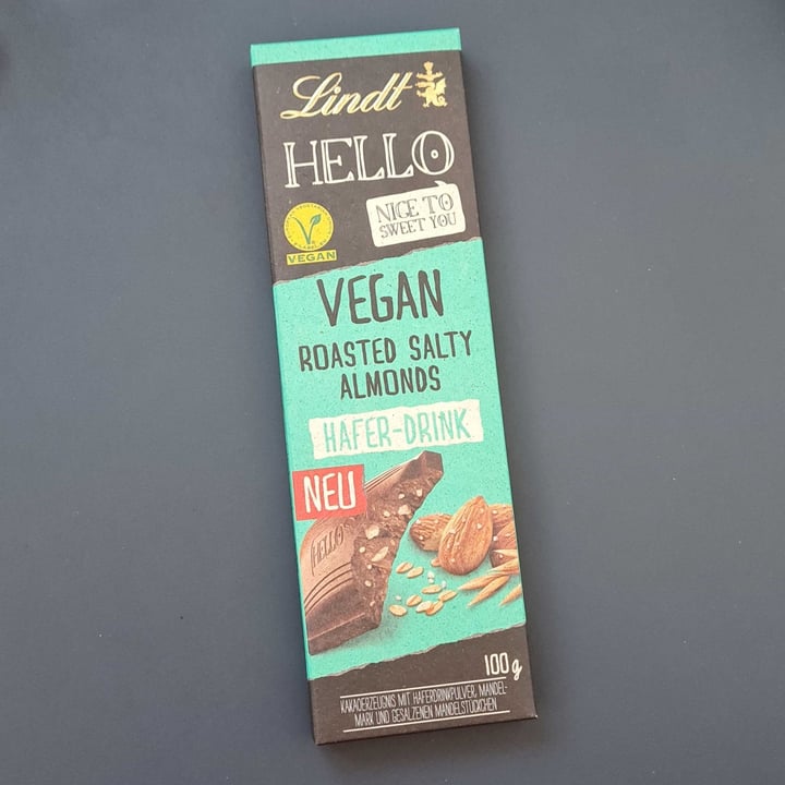 photo of Lindt Hello Vegan Roasted Salty Almonds shared by @lenibrendel on  26 Mar 2022 - review