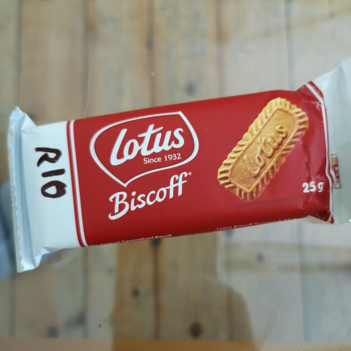 review photo of Lotus Lotus Biscoff Original Cookies shared by @provegza on 06 Dec 2021 - review