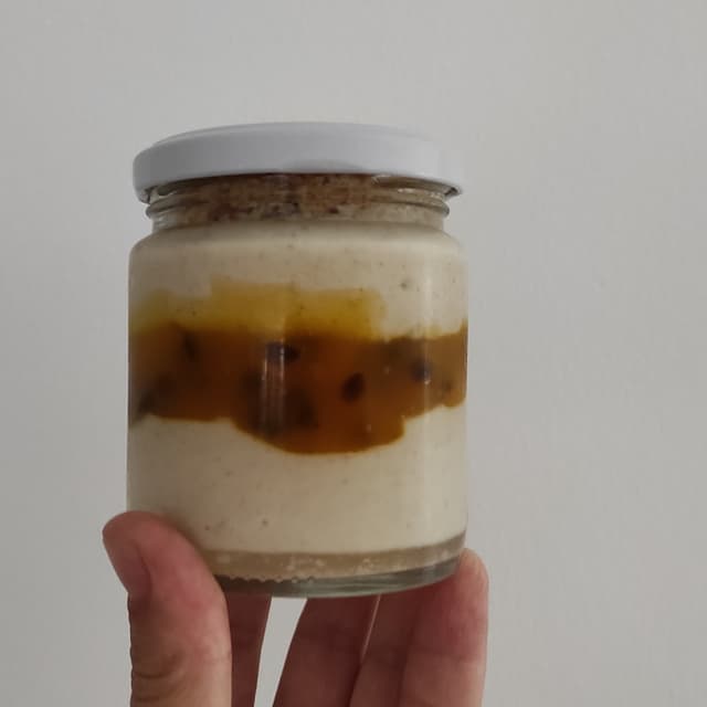 Photo of the dish “La tarta de queso sin queso maracuyá”