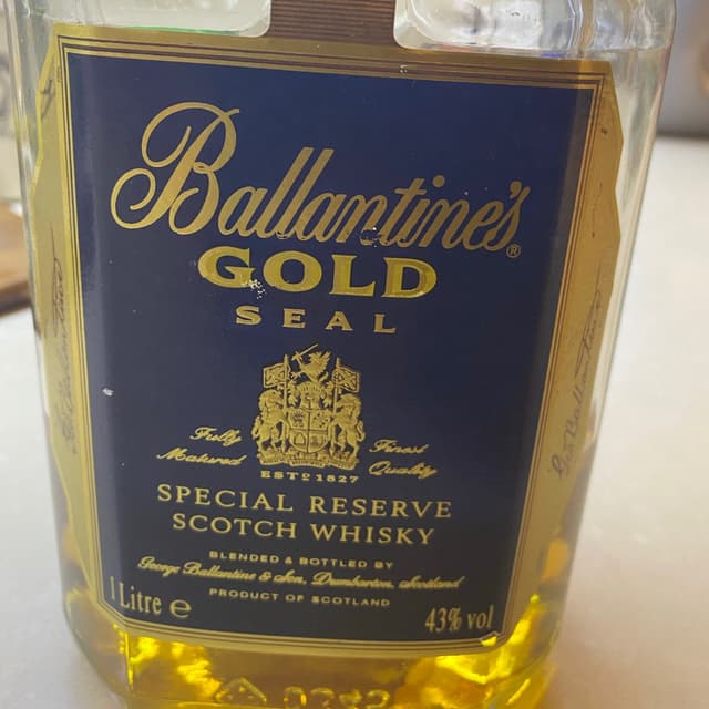 Ballantines Ballantine's gold seal Whiskey Reviews | abillion