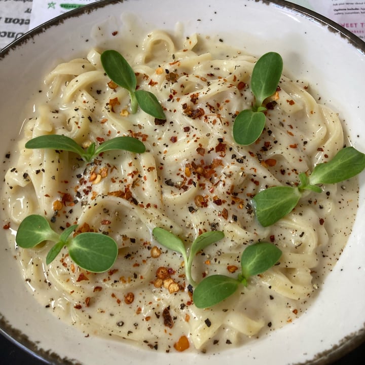 photo of Vegan Streetfood Deli - Obs Alfredo Pasta shared by @annamariemza on  16 Apr 2022 - review