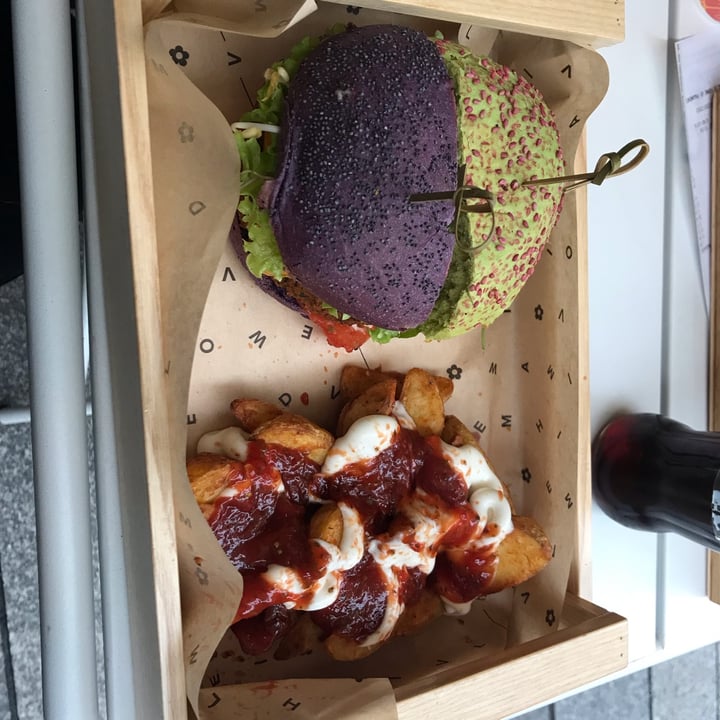 photo of Flower Burger Flower burger shared by @selenec on  10 Jan 2022 - review