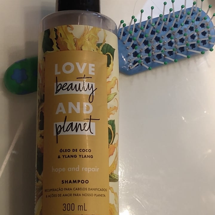 photo of Love Beauty and Planet Beauty & Planet Óleo De Coco & Ylang Ylang shared by @edoliver on  07 May 2022 - review