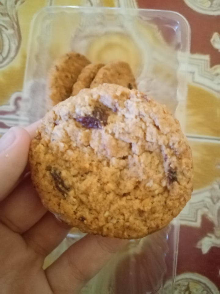 photo of Vemondo Vegan Oat Cookies Raisin & Coconut shared by @678luciaabulia on  03 Aug 2022 - review