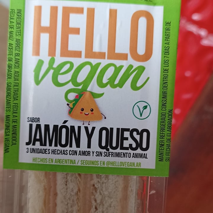 photo of Hello Vegan Sándwich de miga vegano sabor jamón y queso shared by @veganveganita on  15 Nov 2022 - review