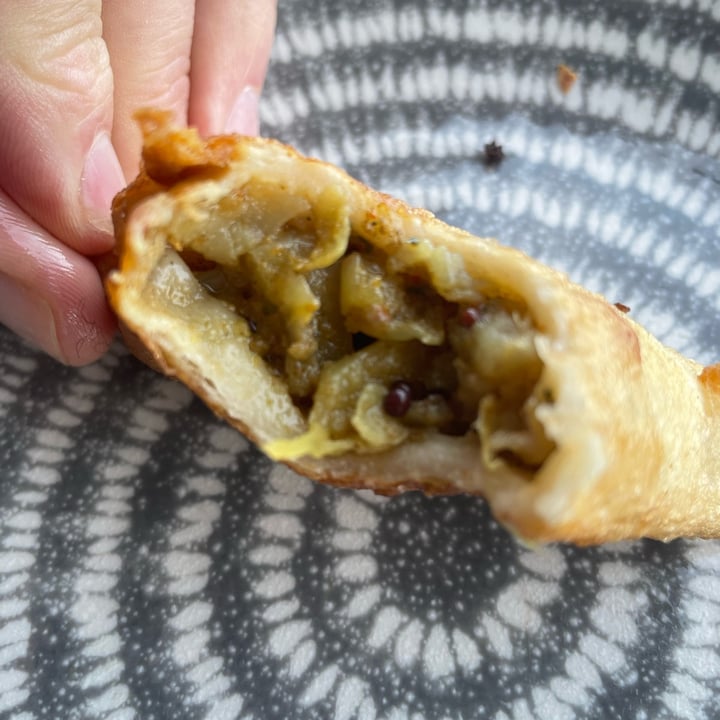 photo of Hang Ten Cafe Potato Samosa shared by @upmyeco on  15 Sep 2022 - review