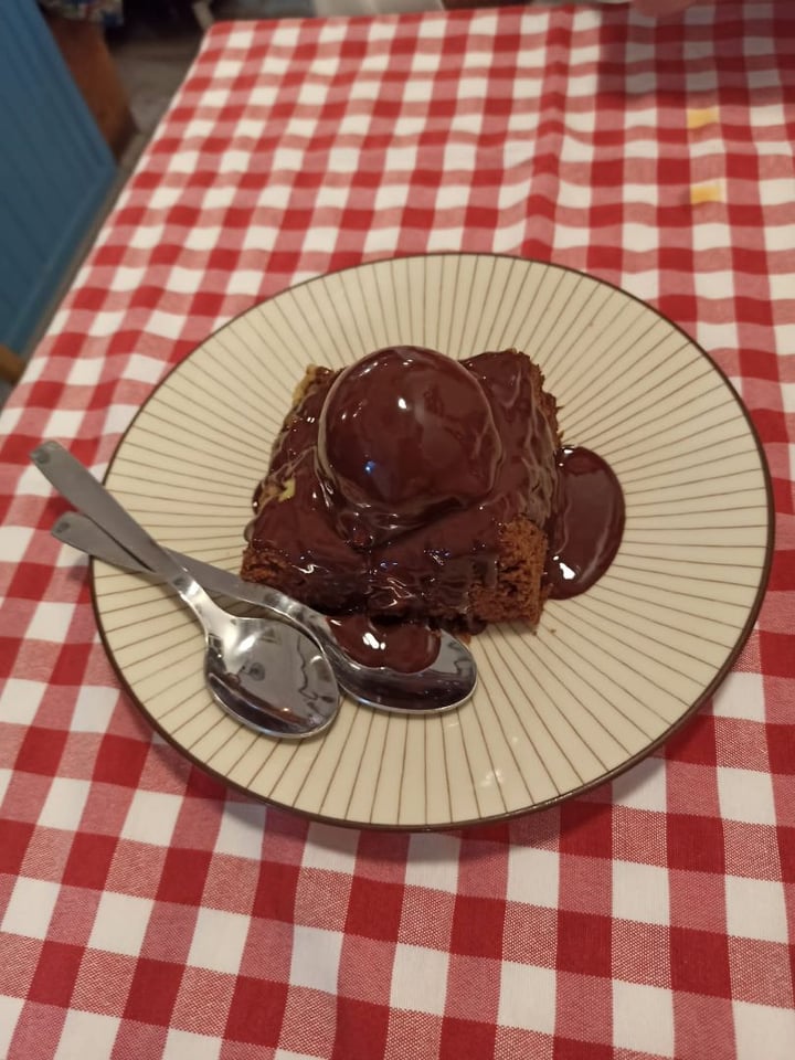 photo of Distrito Vegano Brownie with vanilla ice cream shared by @javifriasj on  23 Dec 2019 - review