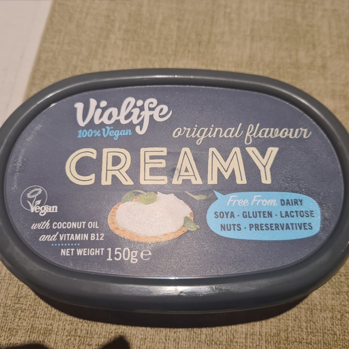 photo of Violife creamy cheddar shared by @alessandrine on  02 Sep 2022 - review