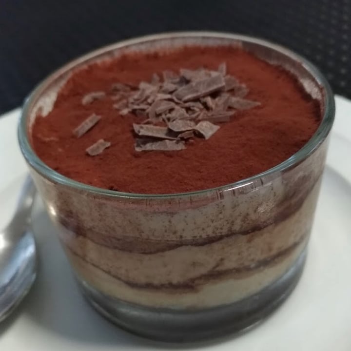 photo of Asia Fusion Sushi Tiramisù vegano shared by @giulitnn on  21 Apr 2022 - review