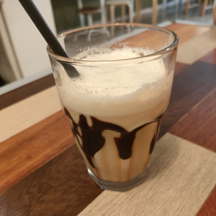 photo of The Coffee Box Milkshake Al Cioccolato con Latte Di Soia shared by @elena312 on  27 Jun 2022 - review
