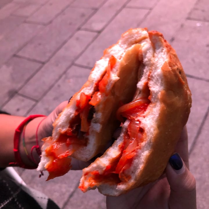 review photo of Panzerotti Luini Panzerotto olive, cipolle e pomodoro shared by @aleassia on 17 Oct 2022 - review