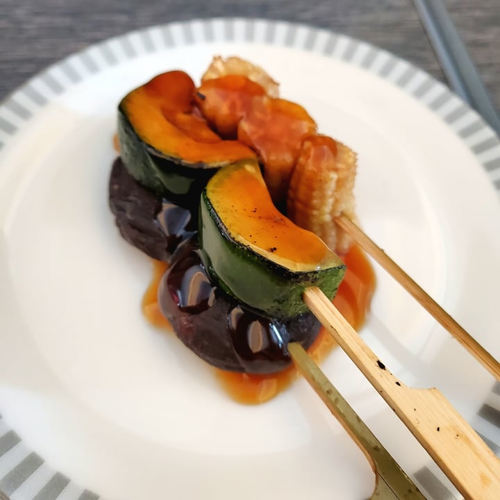 review photo of Singapore Airlines Limited Business Class Vegeterian Vegan Dinner shared by @roxannegoh on 21 Oct 2022 - review