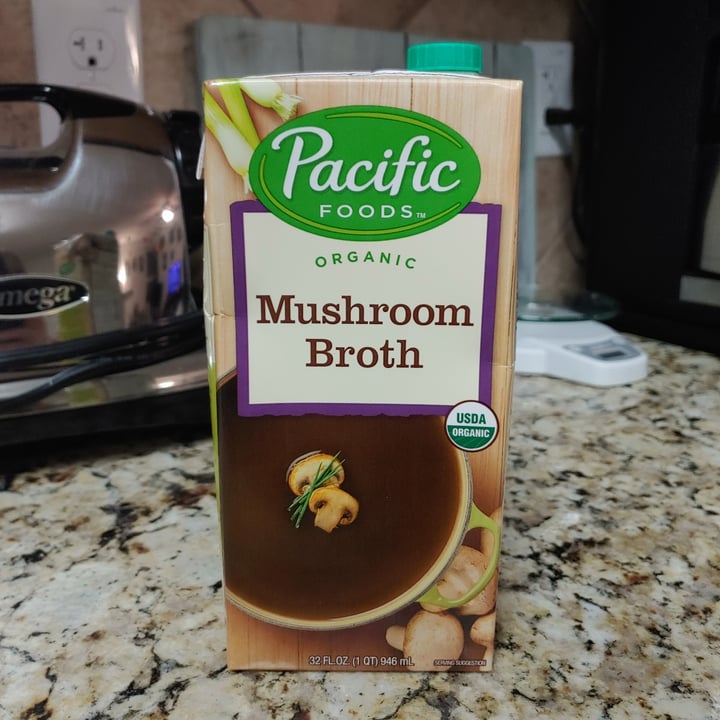 photo of Pacific Foods mushroom broth shared by @thundergleep on  10 Dec 2021 - review