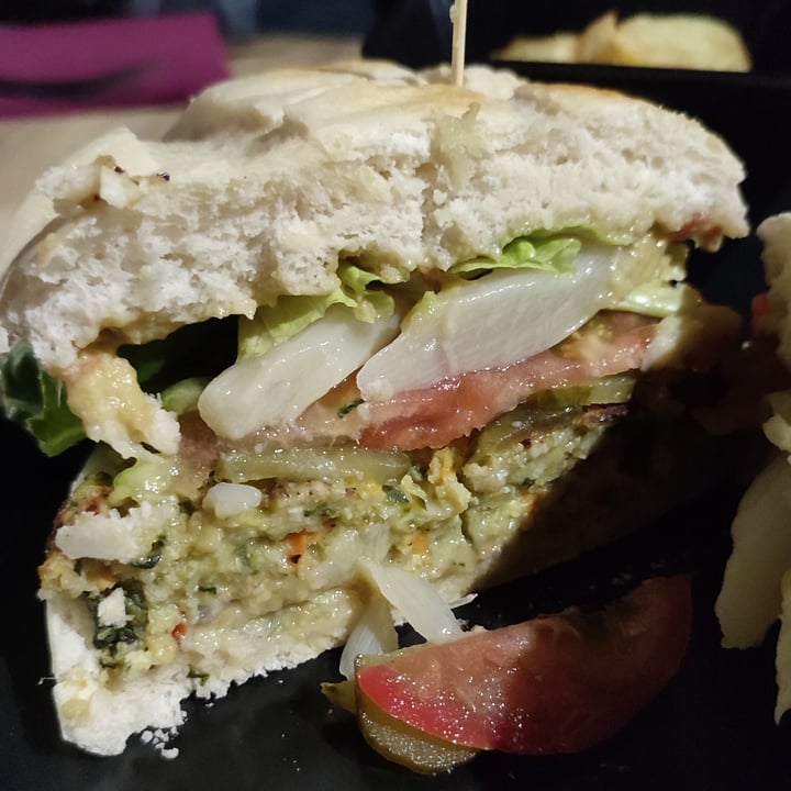 photo of ROCK TAVERN FAROLES Hamburguesa De Tofu Estilo Country shared by @pickyrabbit on  08 Jul 2022 - review