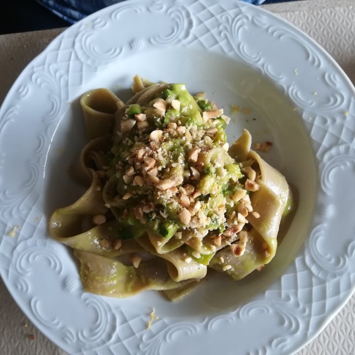 photo of Sottobosco Bistrot pappardelle di La Tana del Bianconiglio, con crema di piselli,zucchine, nocciole e limone shared by @grilla on  08 May 2022 - review