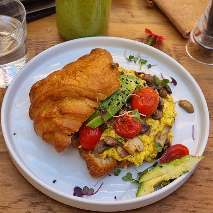 photo of Wildsprout Vegan breakfast croissant shared by @sunshineyum on  05 May 2022 - review