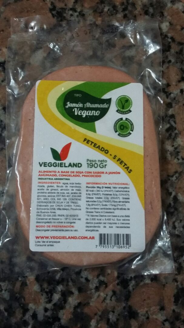review photo of Veggieland Jamón Ahumado Vegano Feteado shared by @angie93 on 14 Apr 2020 - review