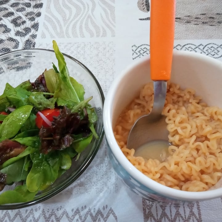 review photo of Nissin Instant ramen shared by @frijolitovegano on 30 Nov 2020 - review