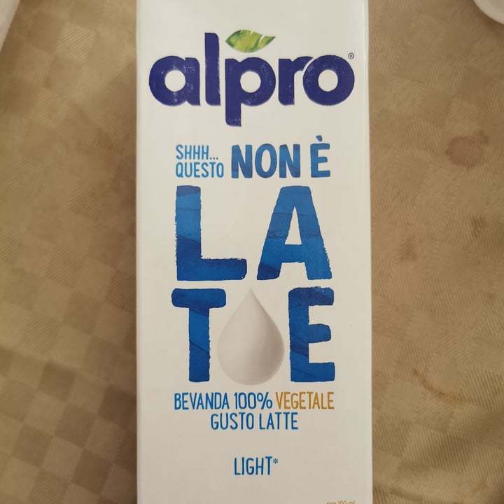photo of Alpro This is Not Milk Classic Questo Non è Late Classico shared by @-mandragola- on  29 May 2022 - review