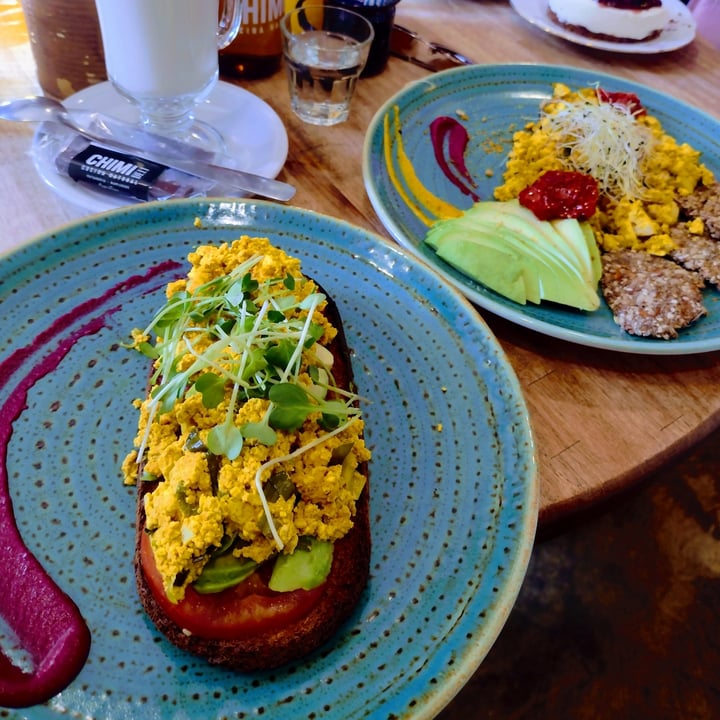 photo of Chimi Deli Cocina Natural Brusqueta salada de Pan de Masa Madre shared by @vanzellacar on  16 Oct 2022 - review