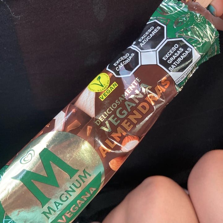 photo of Magnum Magnum Vegan Almond shared by @veganskater on  26 Apr 2022 - review