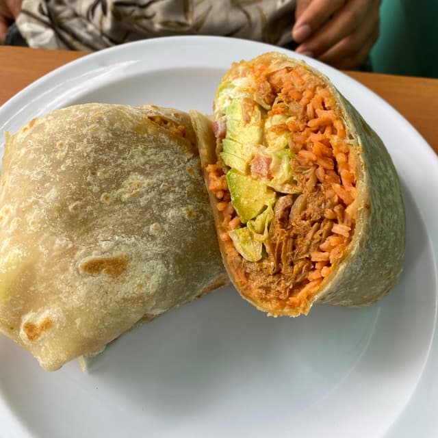 菜肴“Tinga jackfruit burrito”的照片
