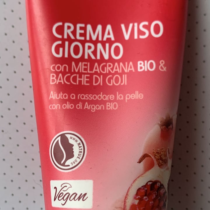 photo of Cien nature Crema Viso Notte Melograno E Bacche Di Goji shared by @sarasayuri on  25 Mar 2022 - review