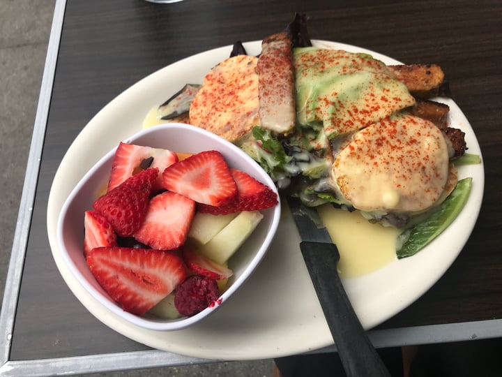 review photo of Millie's Cafe Vegan California Benedict shared by @amipark on 19 May 2019 - review