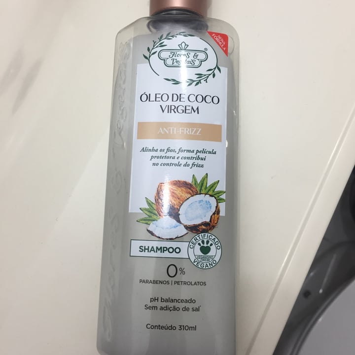 photo of Flores & Vegetais Shampoo Óleo de Coco Virgem shared by @scsant on  09 Jun 2022 - review