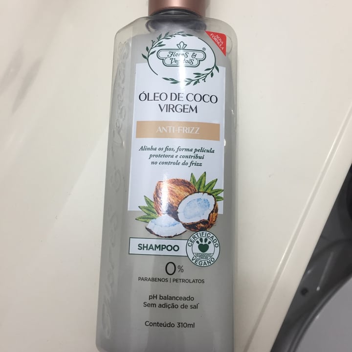 review photo of Flores & Vegetais Shampoo Óleo de Coco Virgem shared by @scsant on 09 Jun 2022 - review