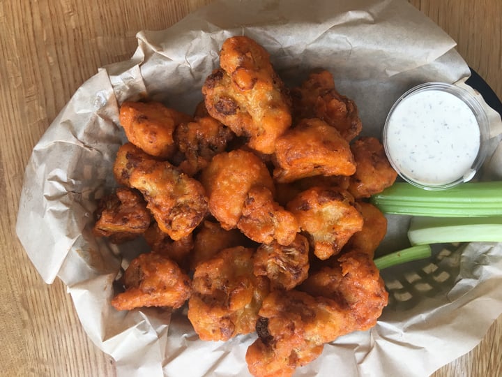 photo of J. Selby's Buffalo Wings shared by @veganjuju on  06 Apr 2018 - review