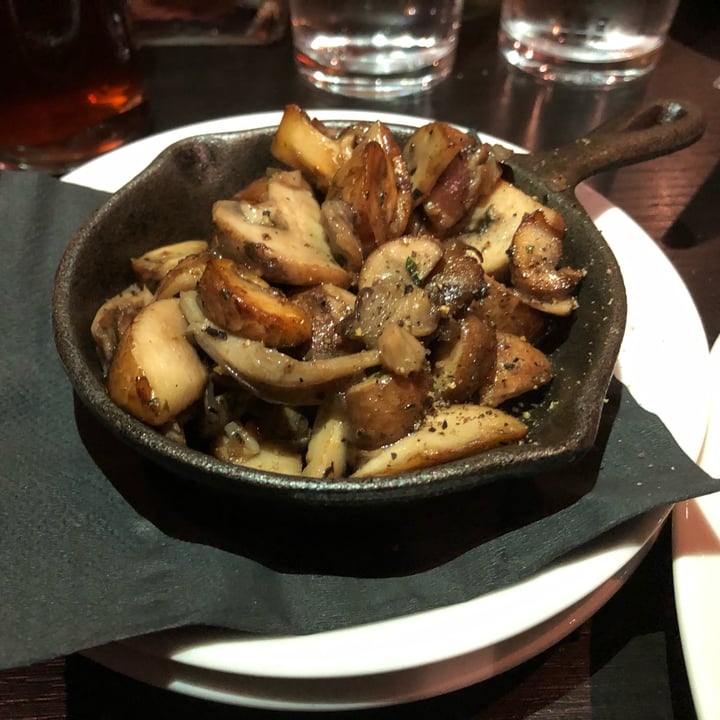 photo of Loondocks Restaurant Appleby Village Forest Mushroom Medley shared by @stephaniebraganza on  28 Nov 2021 - review
